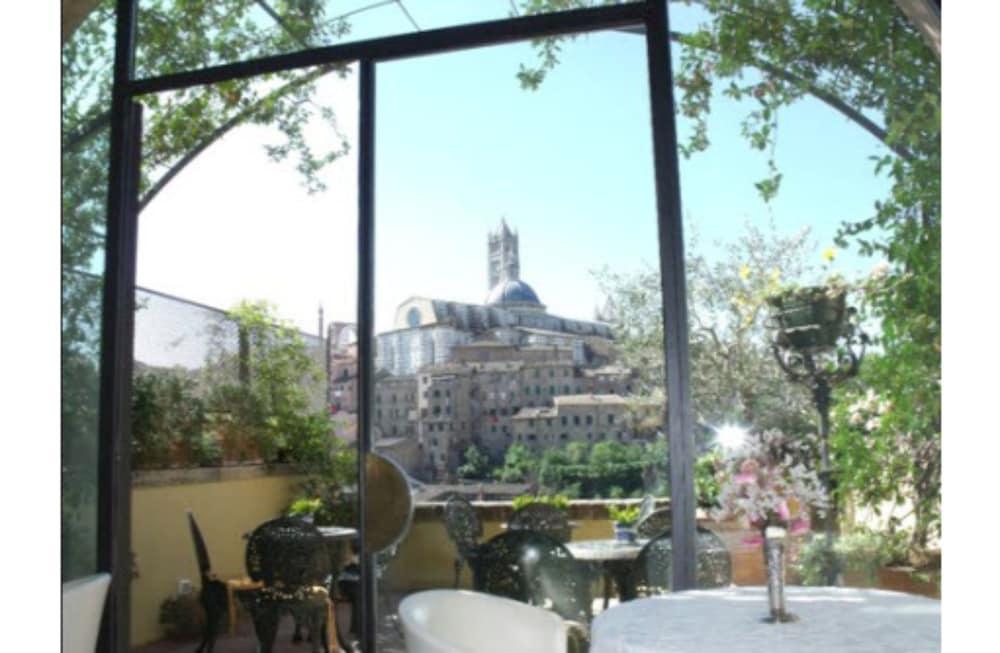 Residenza D'Epoca Campo Regio Relais Bed & Breakfast Siena Ngoại thất bức ảnh