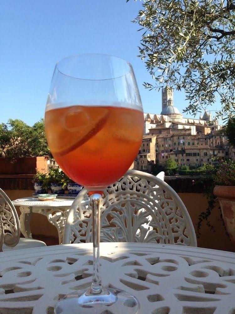 Residenza D'Epoca Campo Regio Relais Bed & Breakfast Siena Ngoại thất bức ảnh
